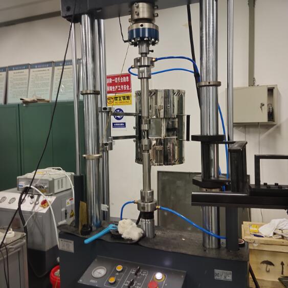 1684377253840328.jpg 1PWS-50H微機(jī)控制電液伺服動(dòng)靜態(tài)疲勞試驗(yàn)機(jī).jpg